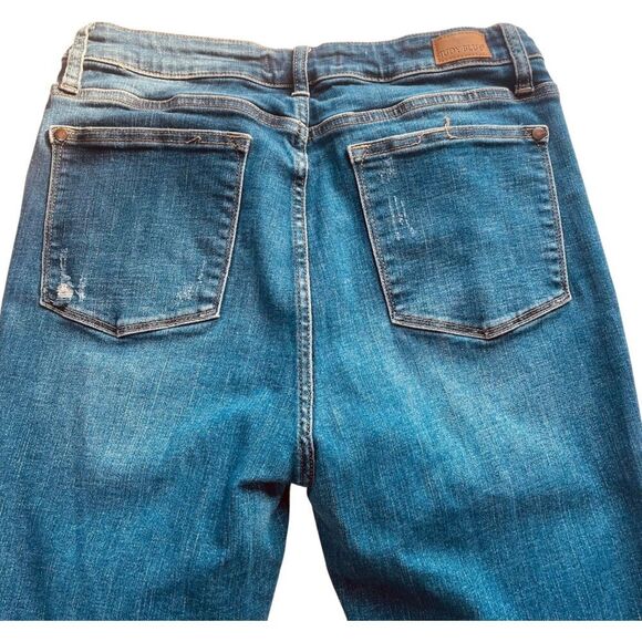 Judy Blue Capri Fit Distressed Ankle Skinny Jeans - Picture 14 of 16